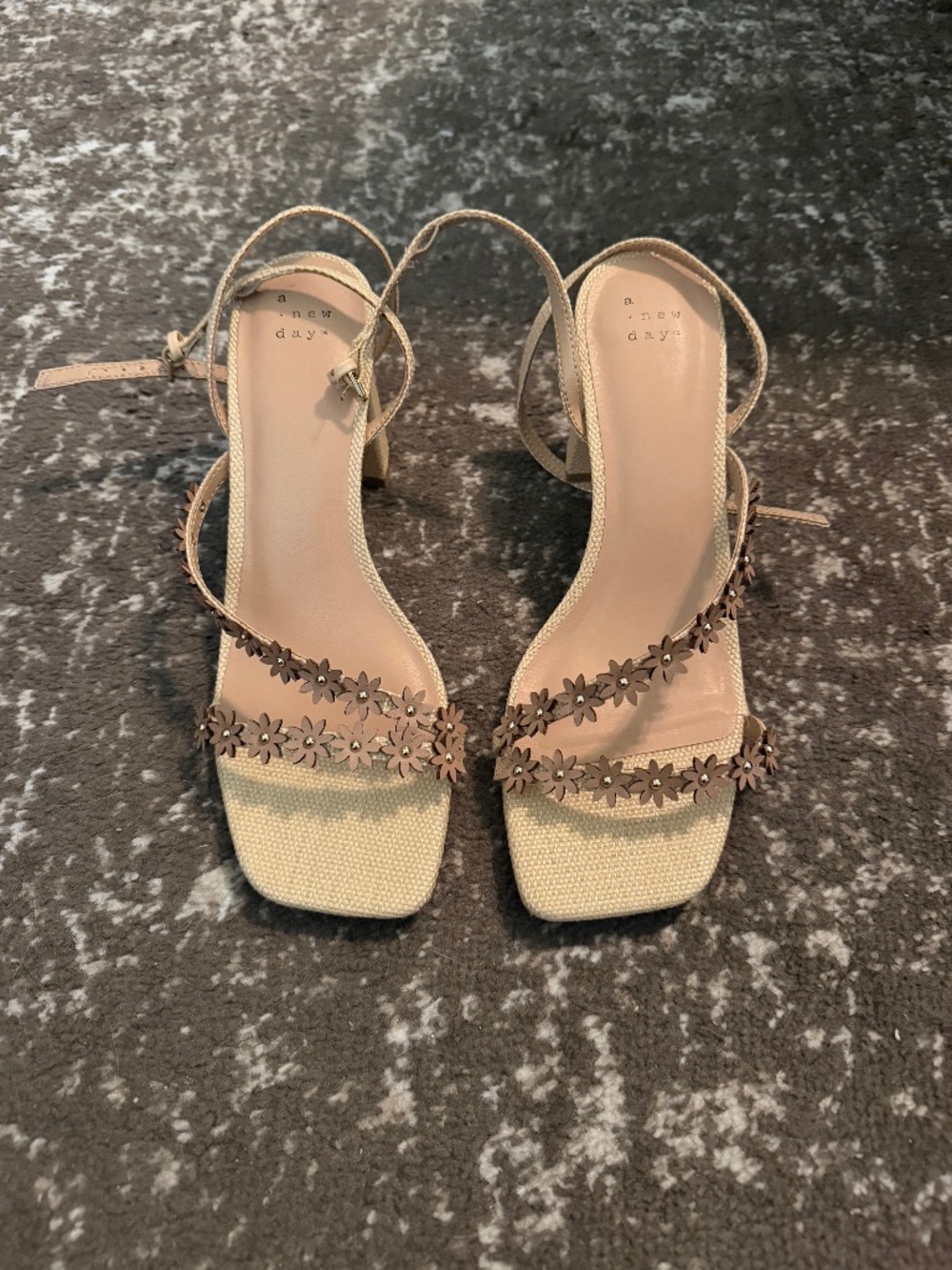 NWOT A New Day woman’s flower heels (size 8 1/2)
